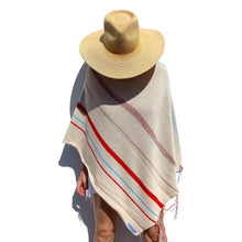 Cargar imagen en el visor de la galería, Poncho Garland - 100% Cotton
