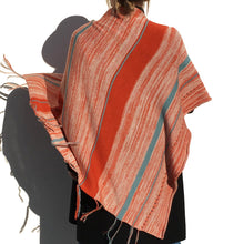 Cargar imagen en el visor de la galería, Poncho Saint-Faust - 100% merino wool
