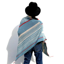 Cargar imagen en el visor de la galería, OVATA Poncho -100% merino wool
