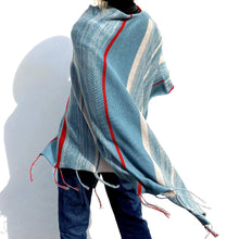 Charger l&#39;image dans la galerie, OVATA Poncho -100% merino wool
