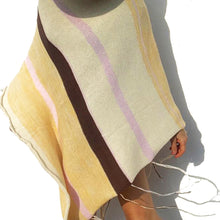 Cargar imagen en el visor de la galería, Poncho Buttercup - 100% Cotton
